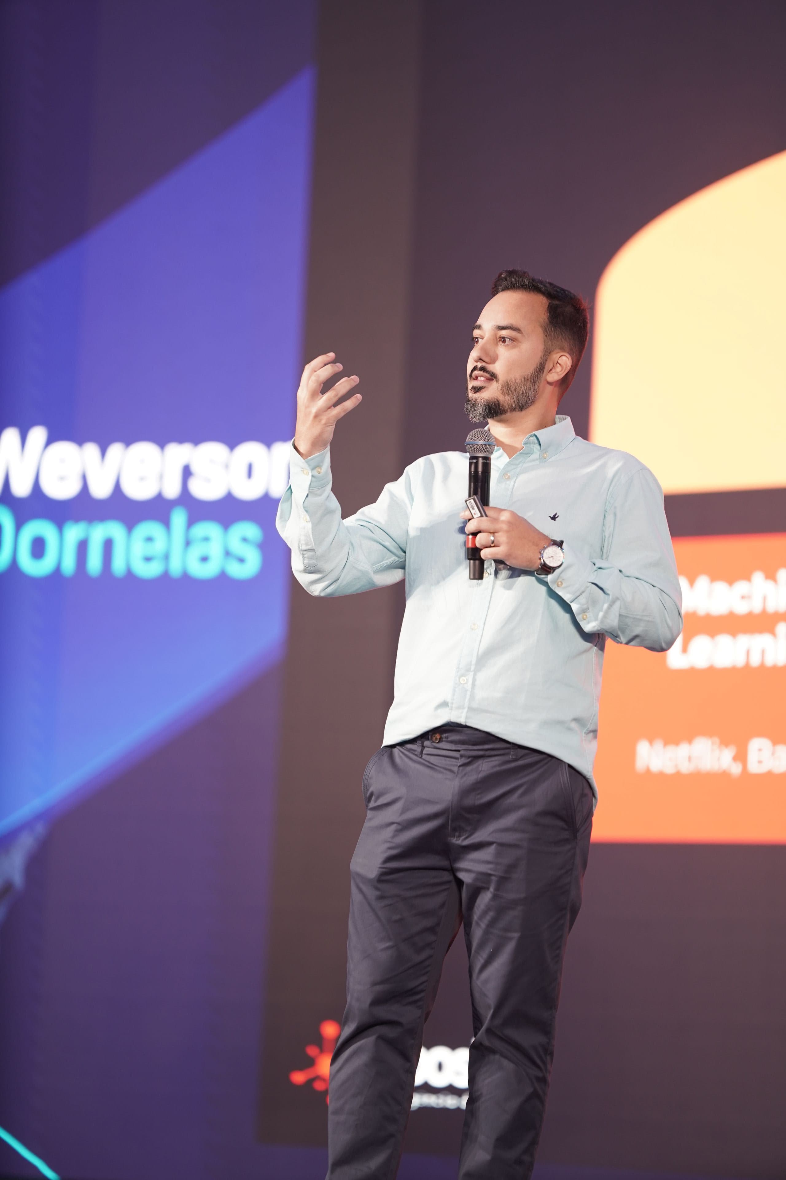 Weverson Dornelas apresentando ao público